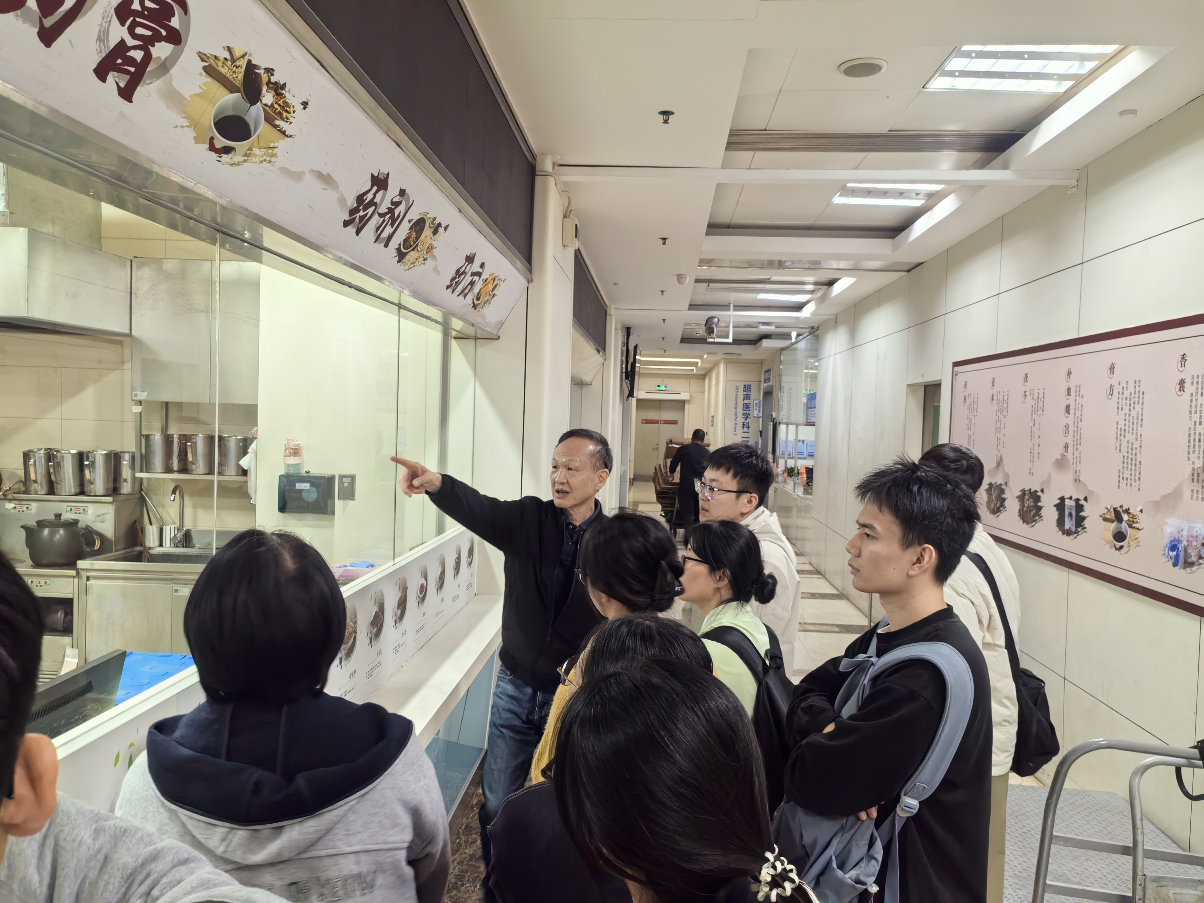 广东医科大学药学院临床药学系党支部赴深圳市宝安区人民医院药学部开展党建共建与业务交流活动-药学院